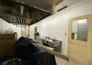 都内某厨房内間仕切り壁・塗装工事